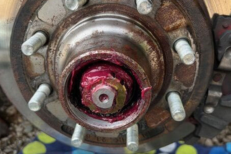 Service-RV-Wheel-Bearing-Re-Packing